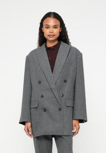 Длинный блейзер