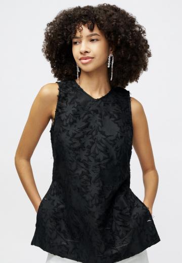 Блузка без рукавов