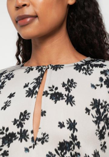 Атласная блузка