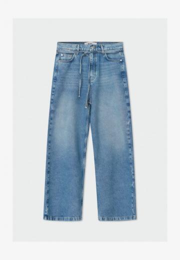 Свободные джинсы