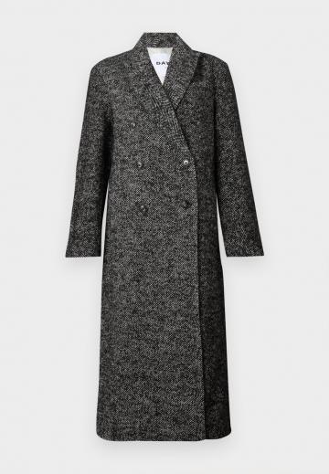 Шерстяное пальто