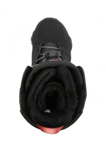 Спортивные сапоги