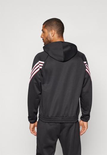 Спортивная кофта