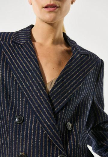 Короткое пальто