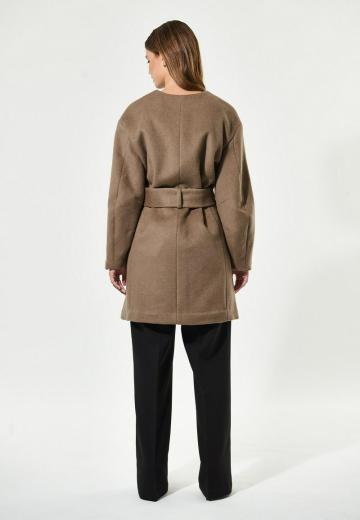 Короткое пальто