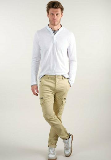 Брюки с накладными карманами