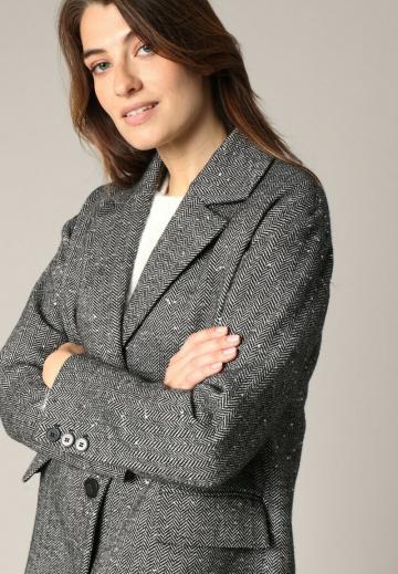 Короткое пальто