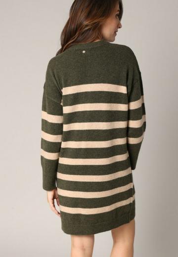Вязаное платье