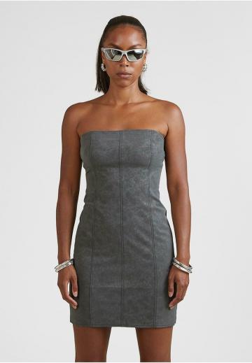 Платье без бретелек