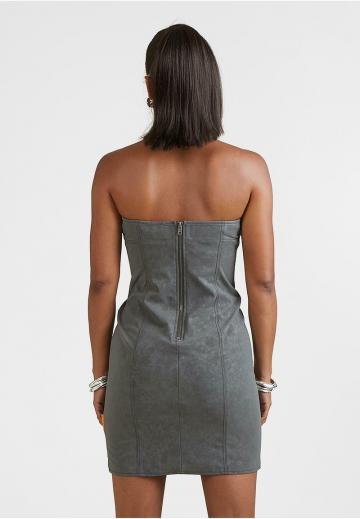 Платье без бретелек