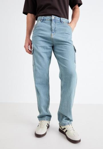 Прямые джинсы