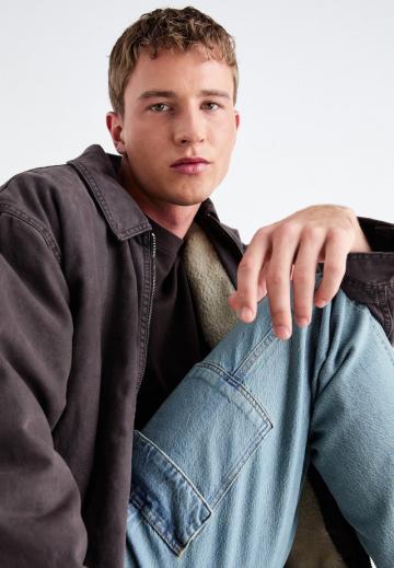 Прямые джинсы