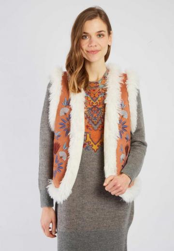 Пуховой жилет