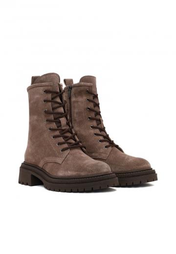 Ботинки на шнуровке