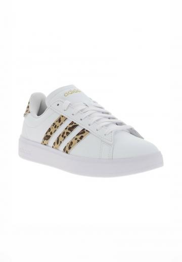 Теннисные кроссовки