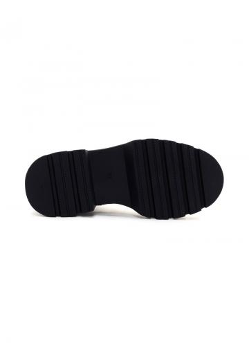 Ботинки на шнуровке