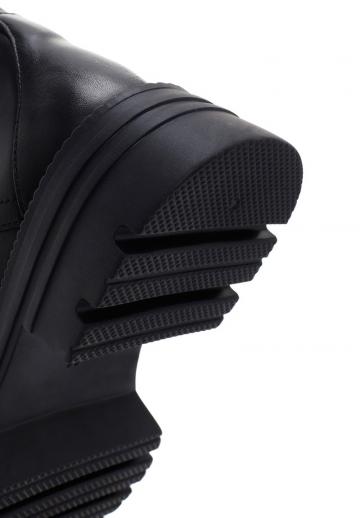 Ботинки на шнуровке