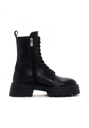 Ботинки на шнуровке