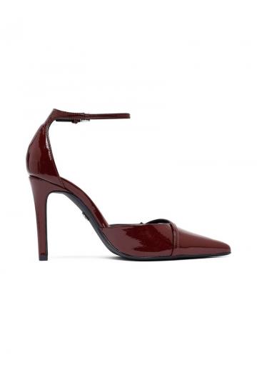 Туфли с ремешком