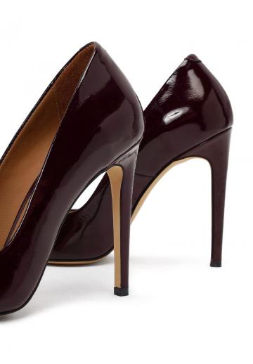 Туфли на высоком каблуке