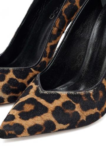 Туфли на высоком каблуке