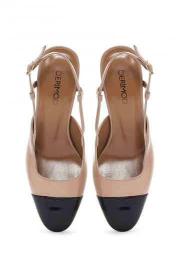 Туфли с высоким носом