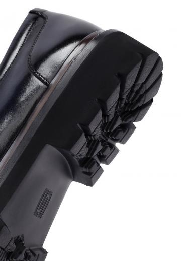 Ботинки на шнуровке