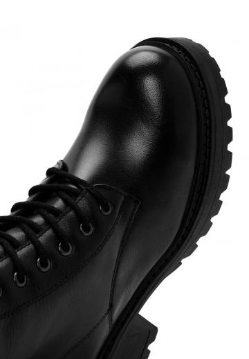 Сапоги на шнуровке