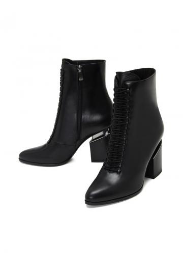 Высокие сапоги