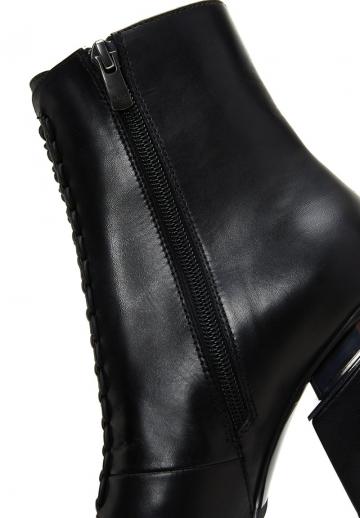 Высокие сапоги