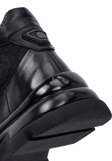 Ботинки на шнуровке