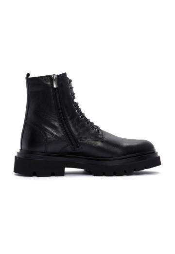 Ботинки на шнуровке