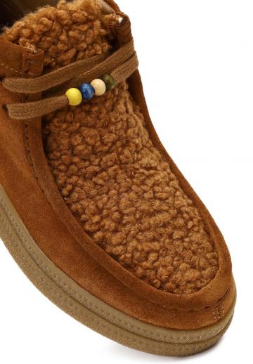 Ботинки на шнуровке