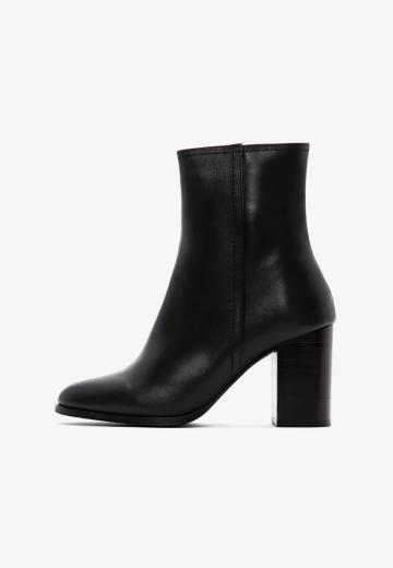 Гандбольные кроссовки