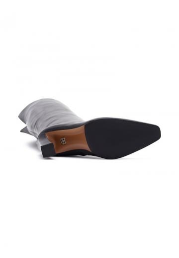 Высокие сапоги