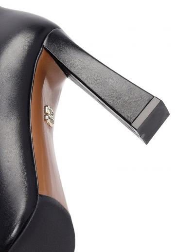 Высокие сапоги