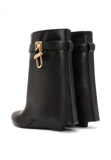 Сапожки на танкетке