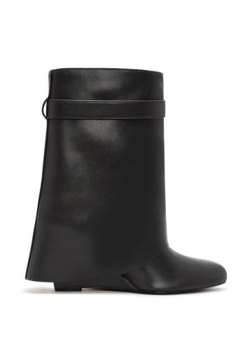 Сапожки на танкетке