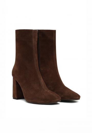 Высокие сапоги