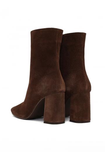 Высокие сапоги