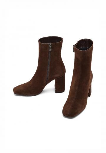 Высокие сапоги