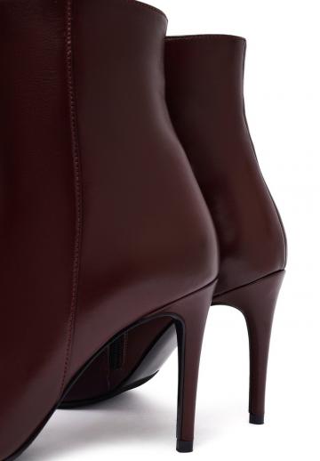 Полусапожки на высоком каблуке