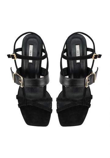 Гандбольные кроссовки