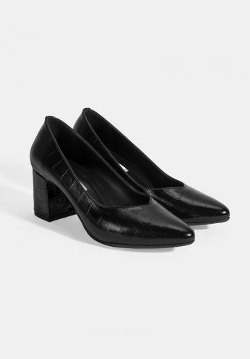 Туфли с высоким носом