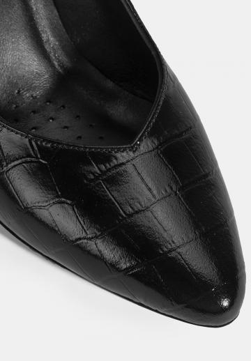 Туфли с высоким носом