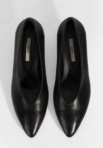 Туфли на высоком каблуке