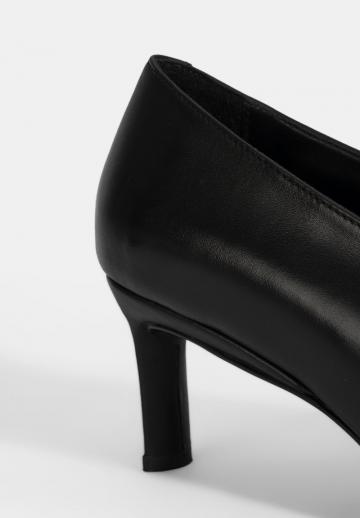 Туфли на высоком каблуке