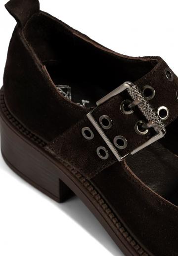 Туфли с высоким носом