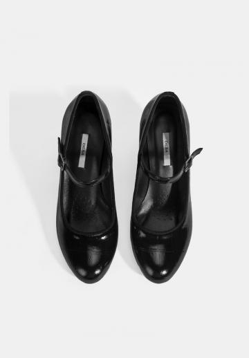 Туфли с ремешком