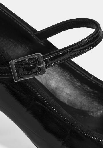 Туфли с ремешком